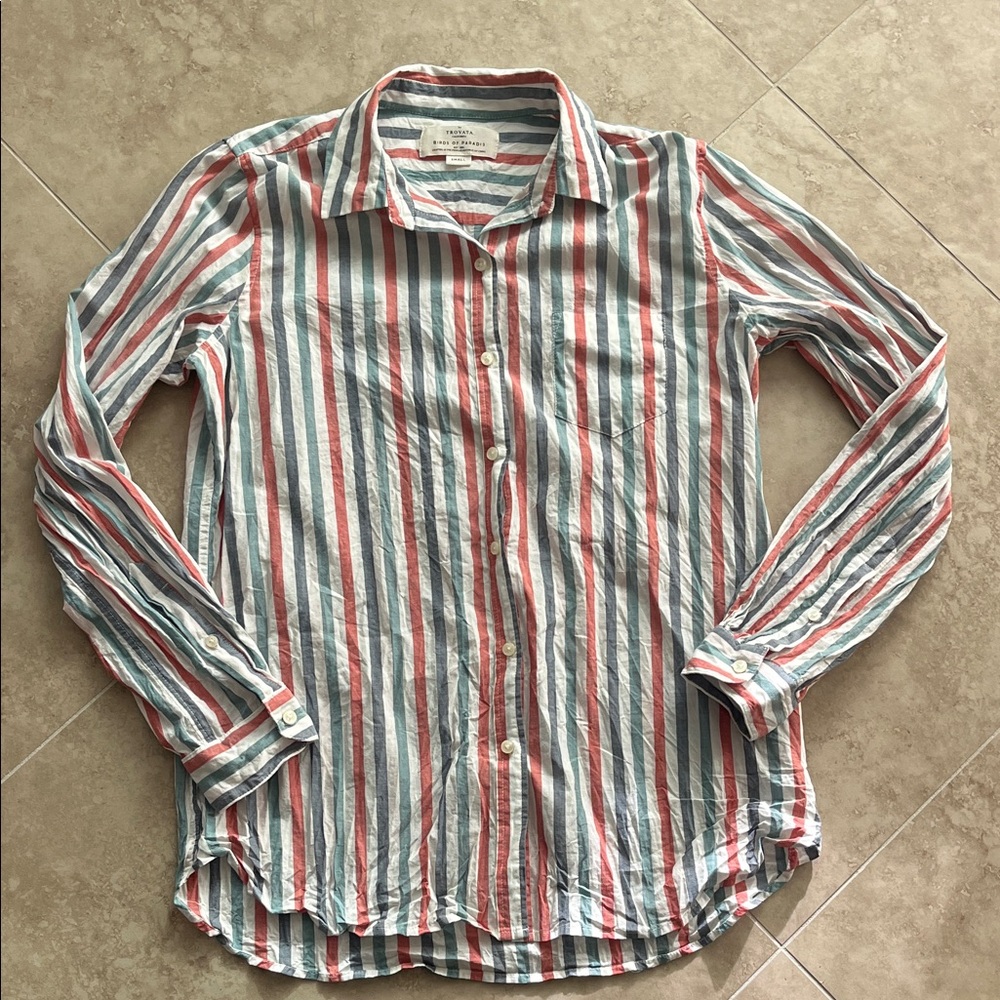 EUC Birds of Paradis Trovata shirt